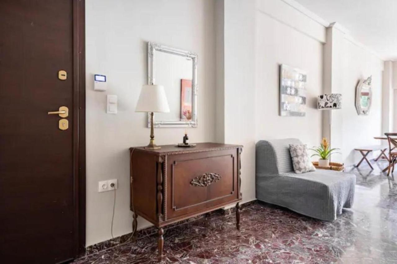 Flisvos Marina Refurbished Apartment Athens Exterior photo