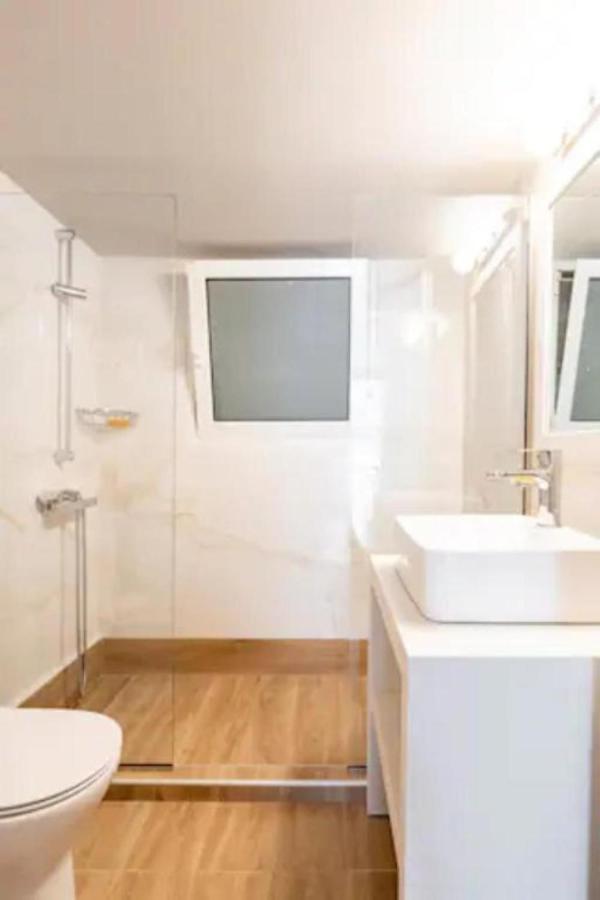 Flisvos Marina Refurbished Apartment Athens Exterior photo