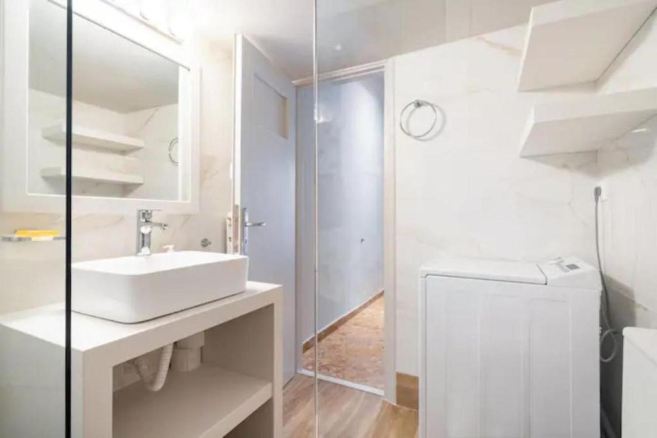 Flisvos Marina Refurbished Apartment Athens Exterior photo